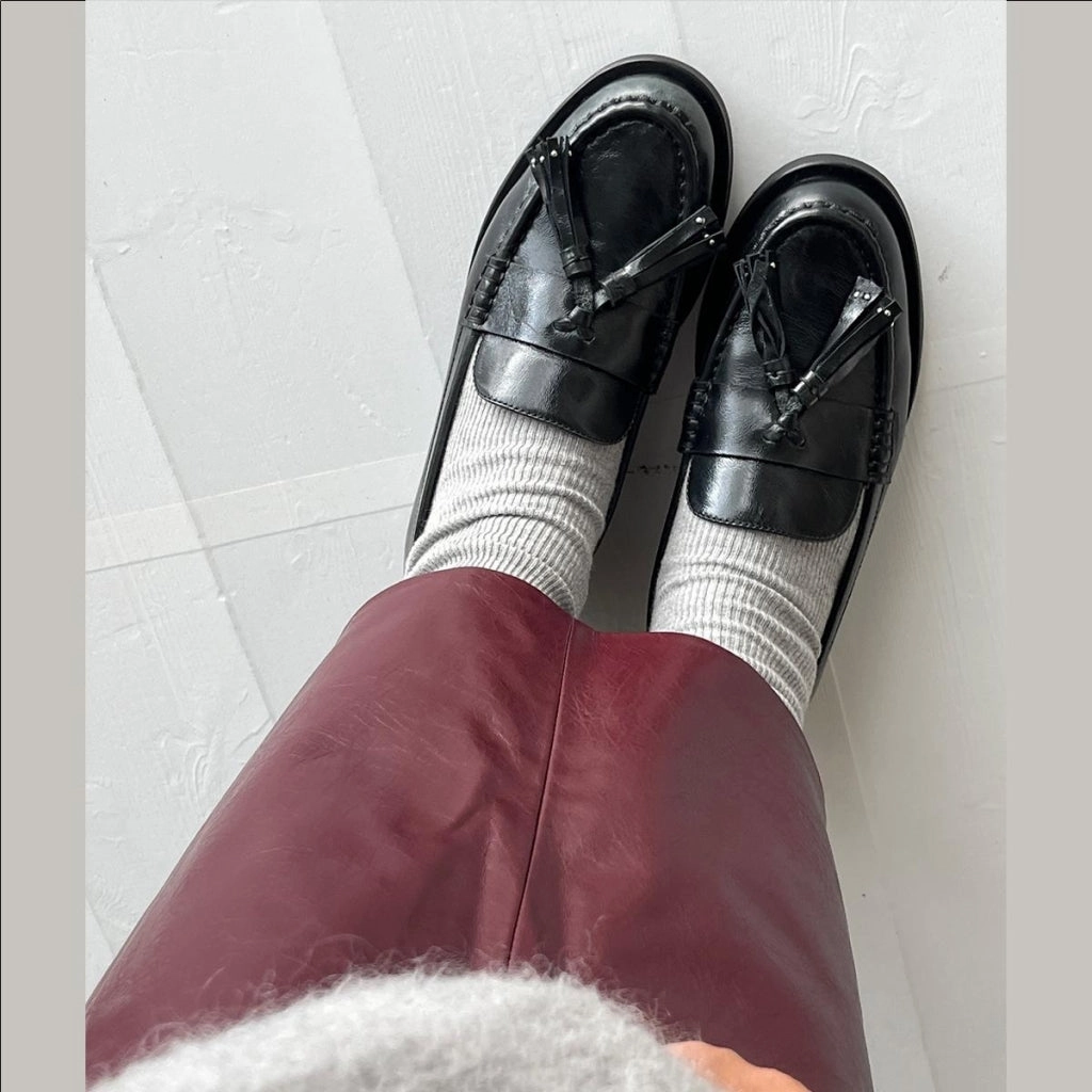 WHEN MUSIC STARTS - DK. GREY Jennifer Aniston Loafers