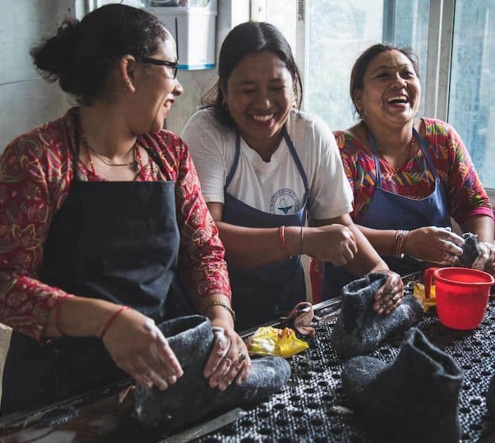 Wollhausschuhe (100% reine Wolle) - Model Rot mit Gummisohle Credo Pantoffeln