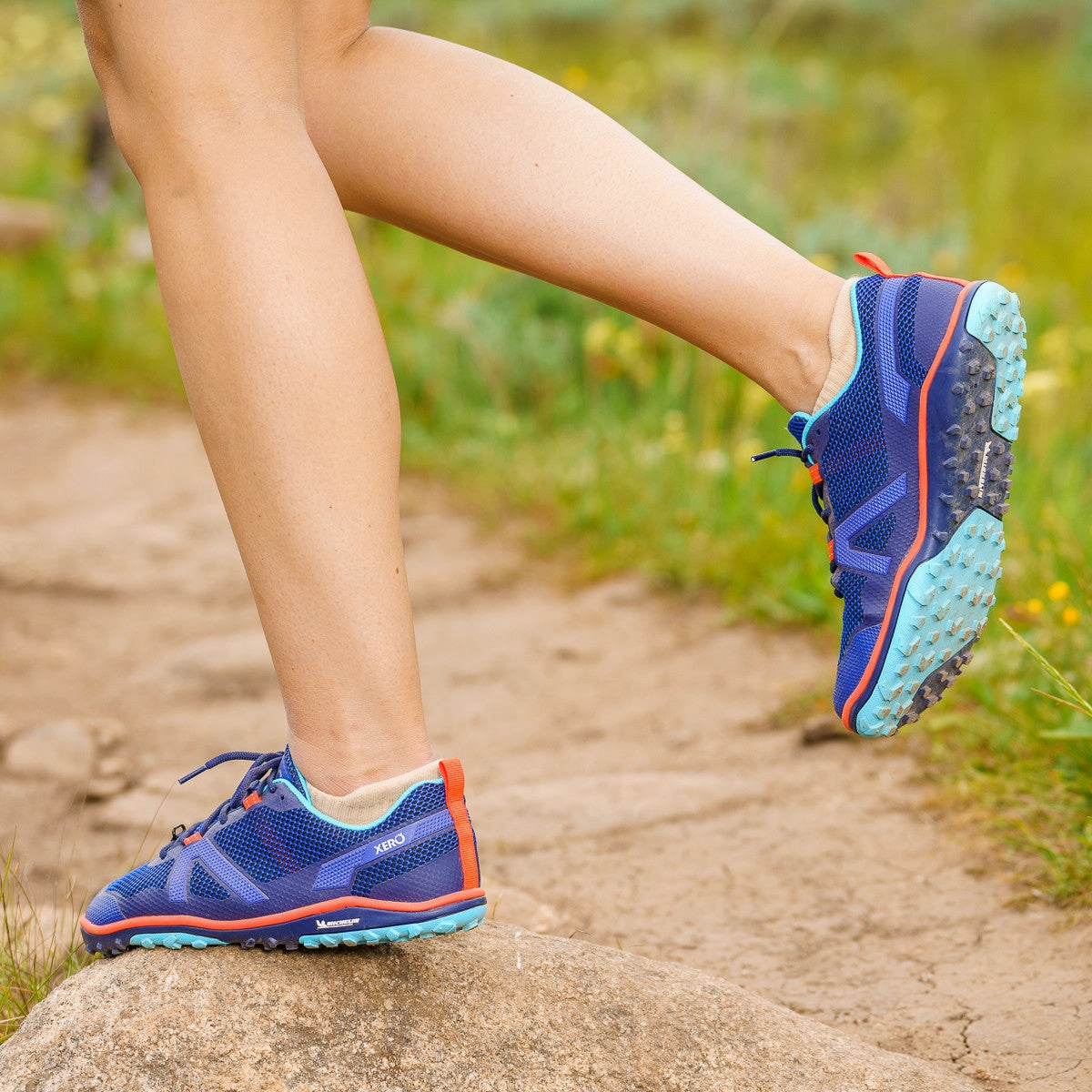 Xero Shoes Scrambler Low Damen - sodalite blue/orange Wanderschuhe Tipps